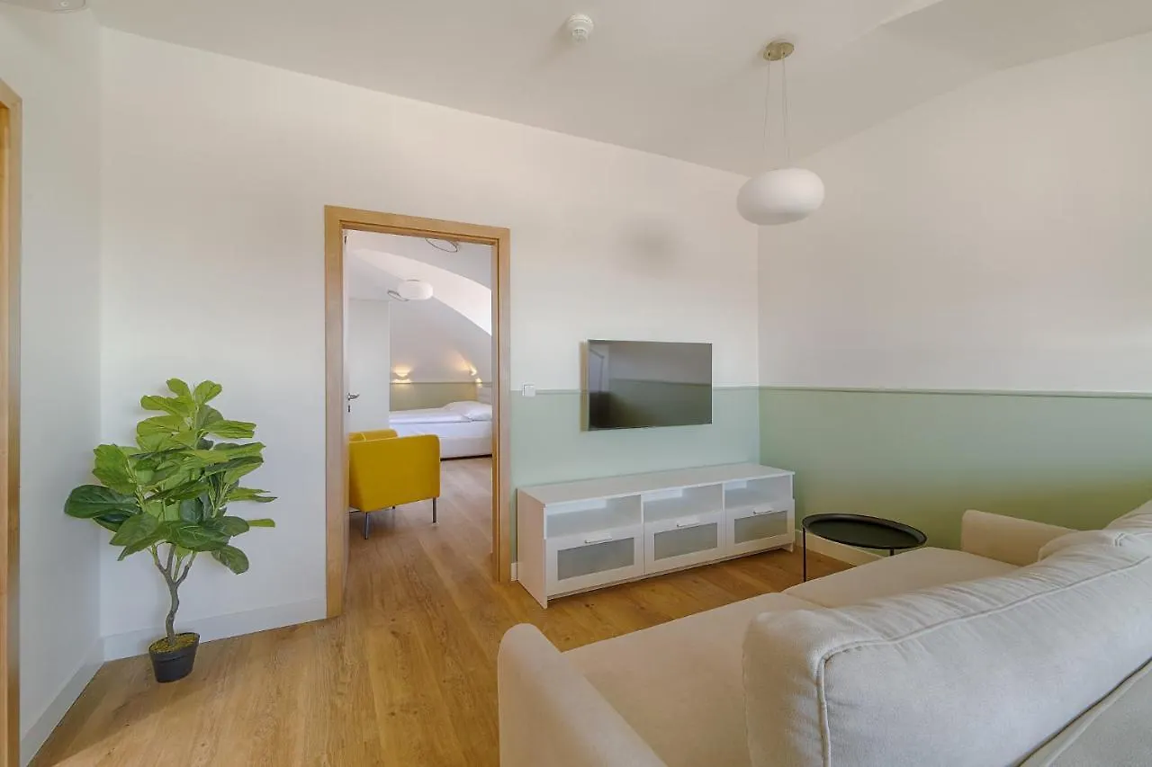 Luma Terra Prague Hostel 0*,  צ'כיה