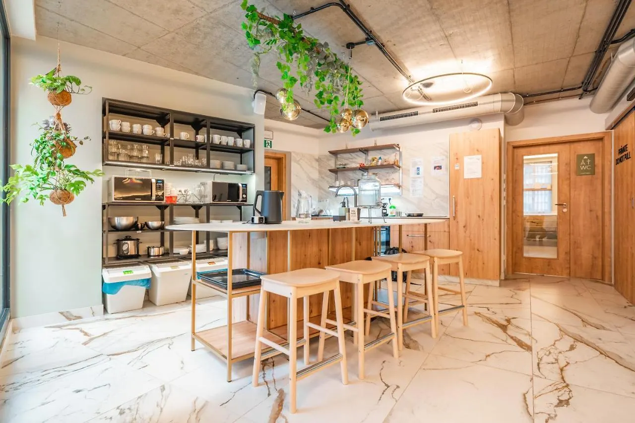 Luma Terra Prague Hostel 0*,  צ'כיה